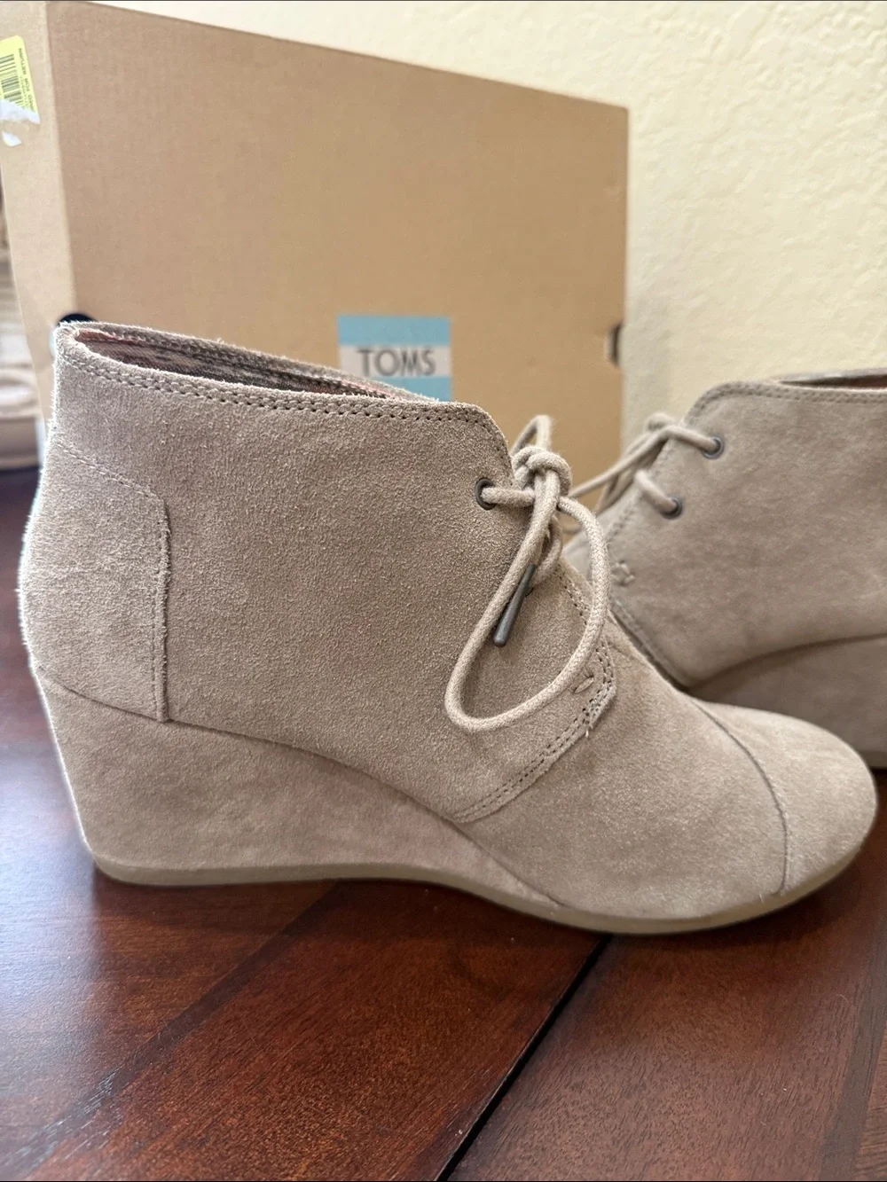 Toms gently worn